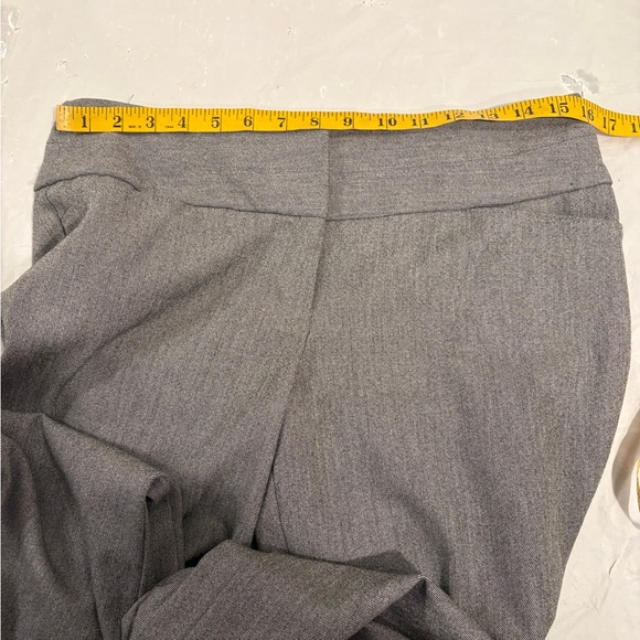 Express Women's Wide Leg Gray Pants. Size 8L. Dress pants - Picture 6 of 12